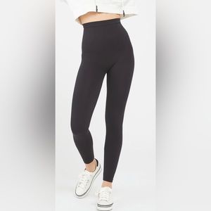 NWT Spanx Look At Me Now Leggings